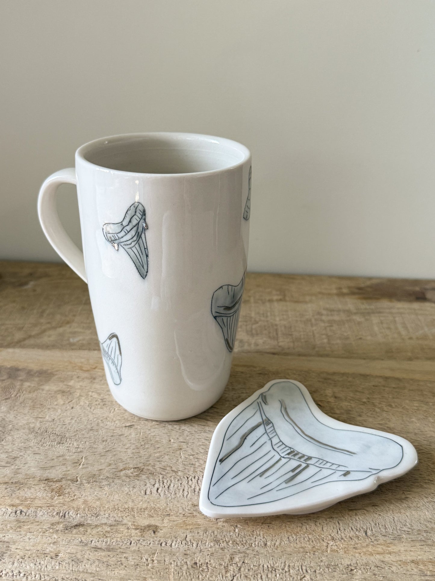 Shark tooth walking mug